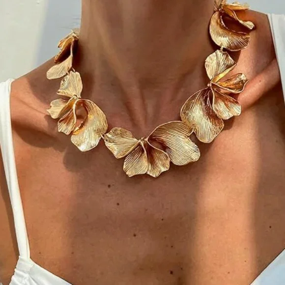 Anthro Gold Flowers Leaf Necklace Choker - Picture 1 of 5